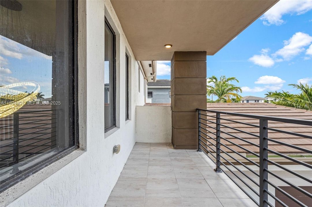 En Venta: $1,274,900 (4 camas, 4 baños, 4274 Pies cuadrados)