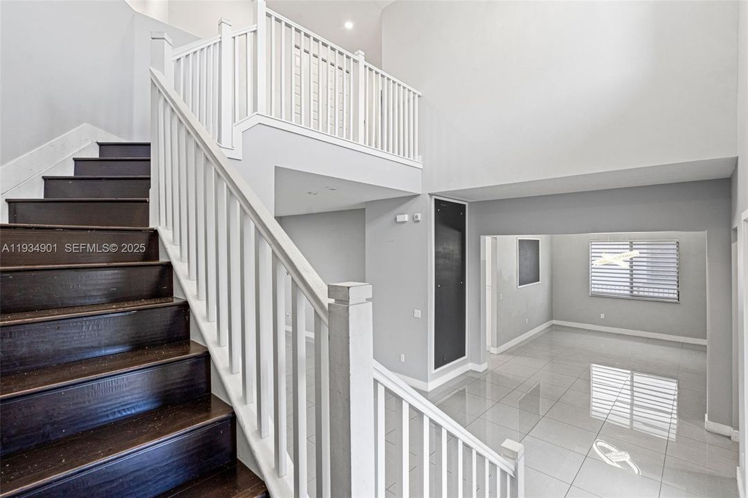 En Venta: $1,274,900 (4 camas, 4 baños, 4274 Pies cuadrados)