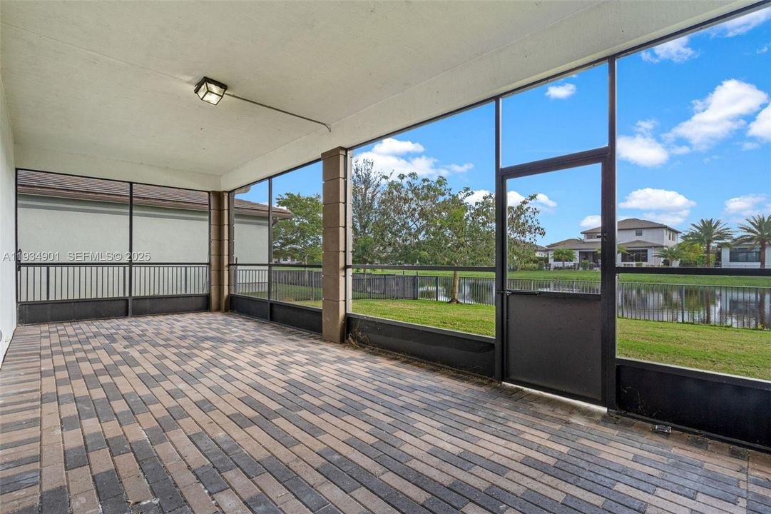 En Venta: $1,274,900 (4 camas, 4 baños, 4274 Pies cuadrados)