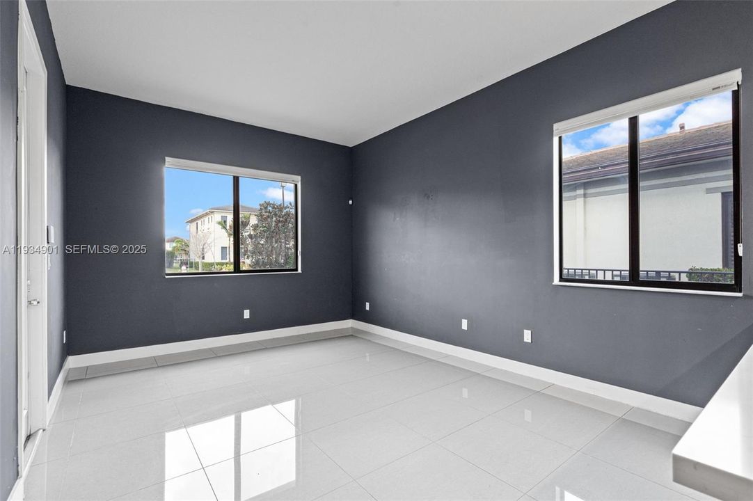 En Venta: $1,274,900 (4 camas, 4 baños, 4274 Pies cuadrados)