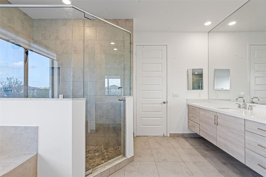 En Venta: $1,274,900 (4 camas, 4 baños, 4274 Pies cuadrados)