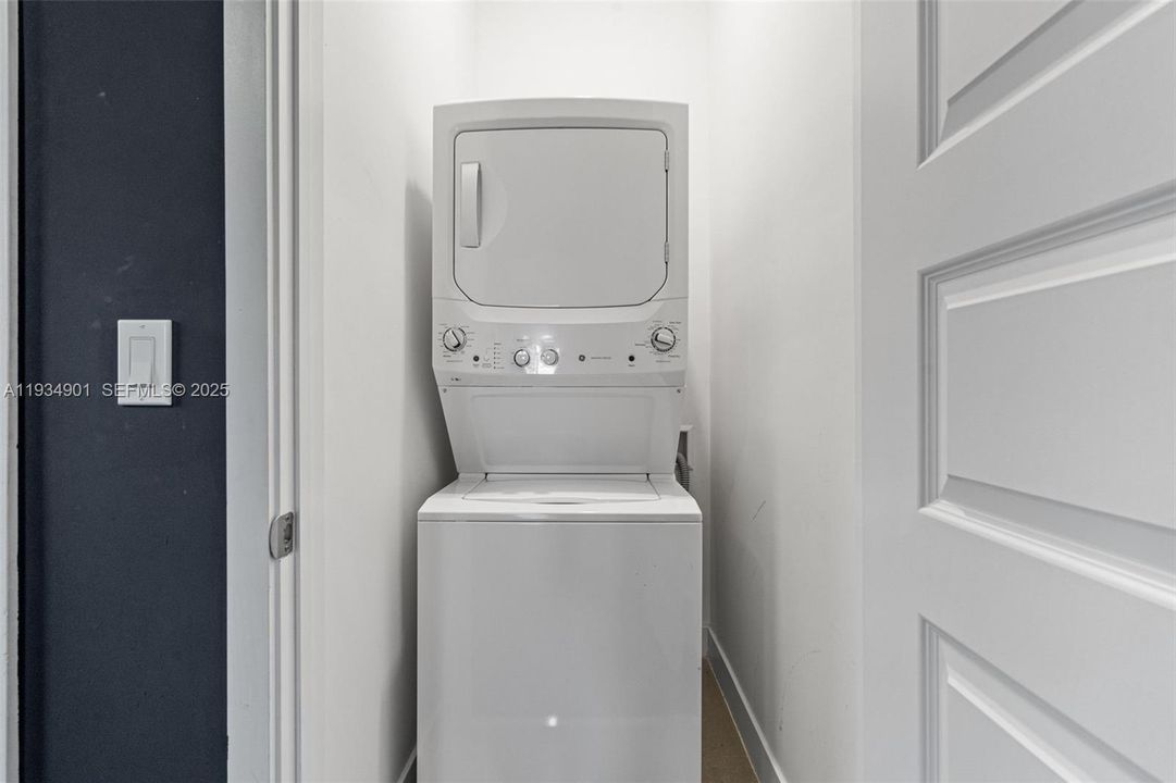 En Venta: $1,274,900 (4 camas, 4 baños, 4274 Pies cuadrados)