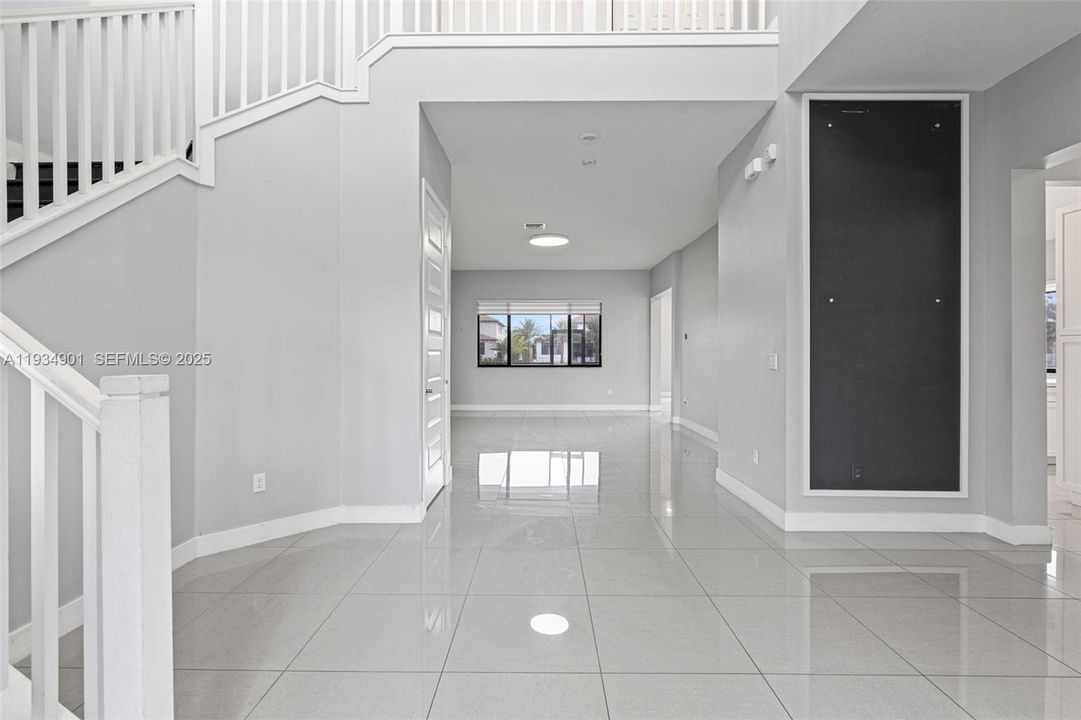 En Venta: $1,274,900 (4 camas, 4 baños, 4274 Pies cuadrados)