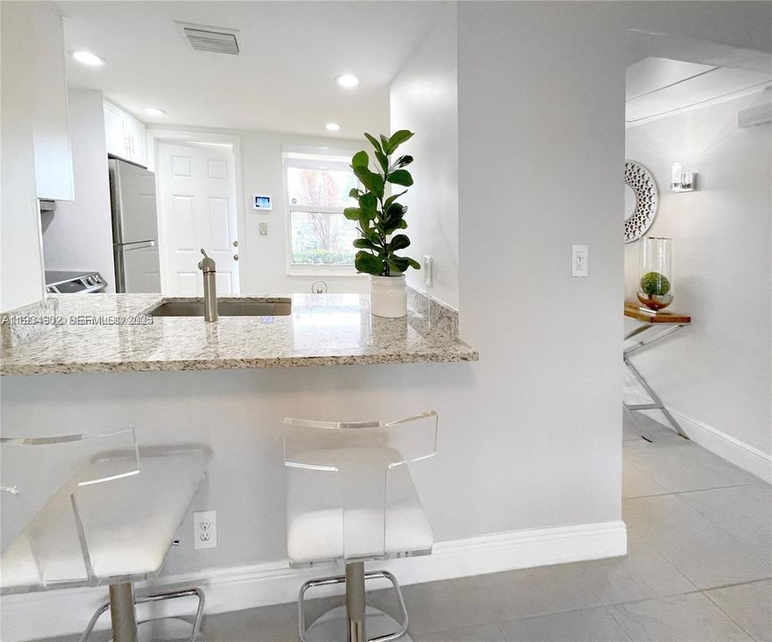 For Rent: $2,000 (2 beds, 2 baths, 1100 Square Feet)