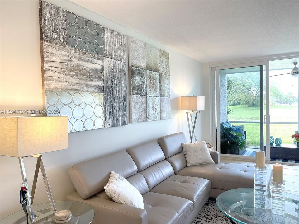 For Rent: $2,000 (2 beds, 2 baths, 1100 Square Feet)