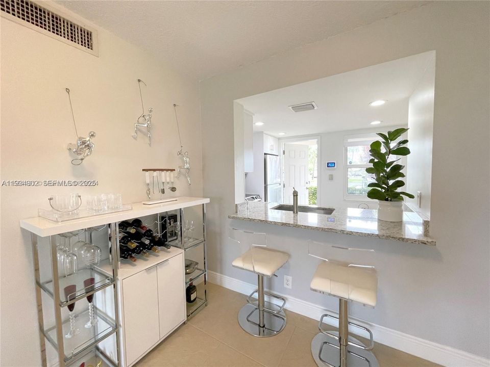 For Rent: $2,000 (2 beds, 2 baths, 1100 Square Feet)