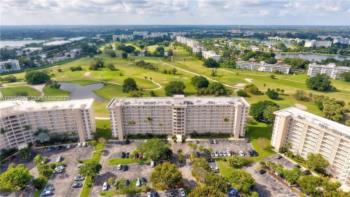 For Rent: $2,000 (2 beds, 2 baths, 1100 Square Feet)