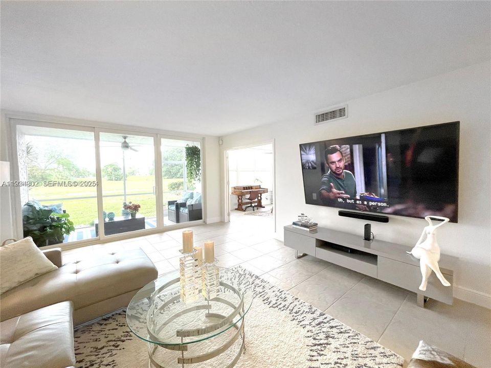 For Rent: $2,000 (2 beds, 2 baths, 1100 Square Feet)