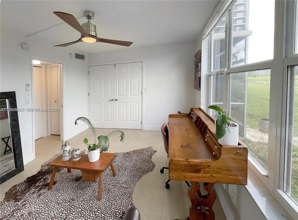 For Rent: $2,000 (2 beds, 2 baths, 1100 Square Feet)