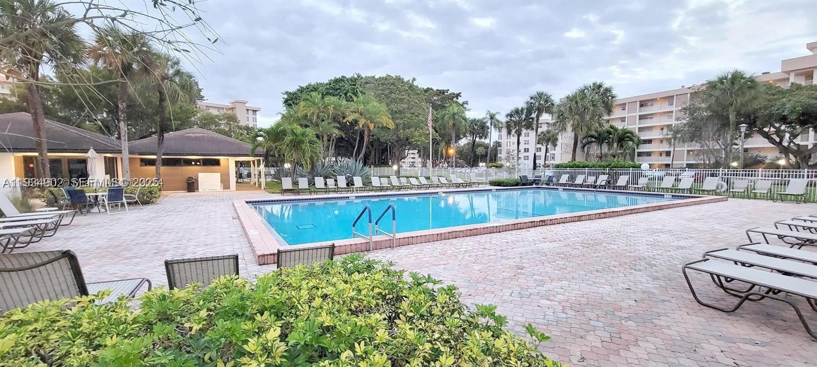 For Rent: $2,000 (2 beds, 2 baths, 1100 Square Feet)