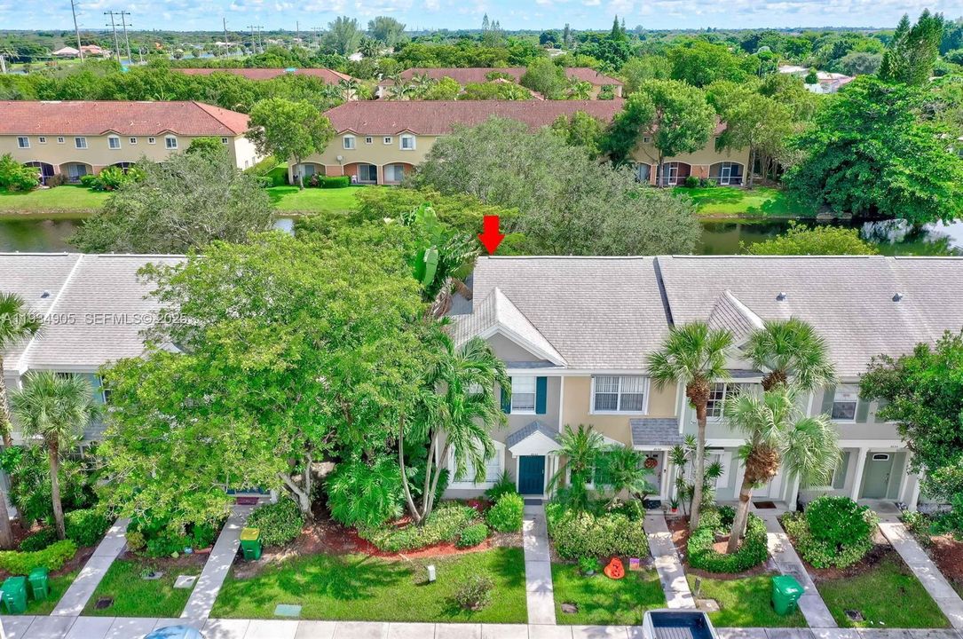 For Sale: $355,000 (2 beds, 1 baths, 1110 Square Feet)