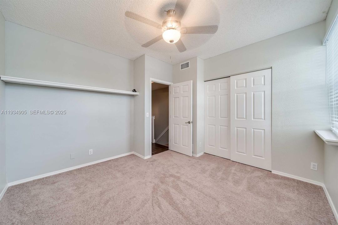 For Sale: $355,000 (2 beds, 1 baths, 1110 Square Feet)