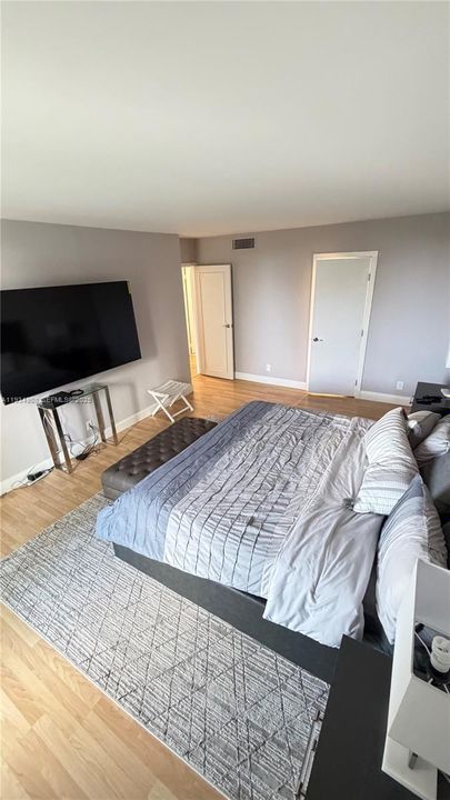 For Sale: $499,000 (2 beds, 2 baths, 1521 Square Feet)