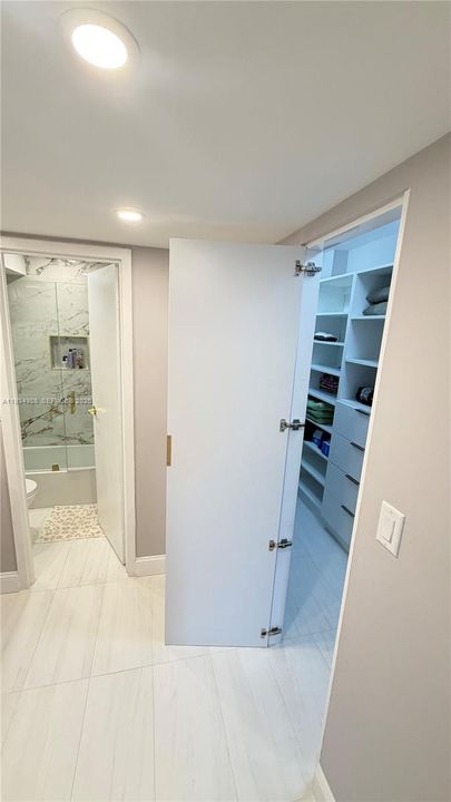 For Sale: $499,000 (2 beds, 2 baths, 1521 Square Feet)