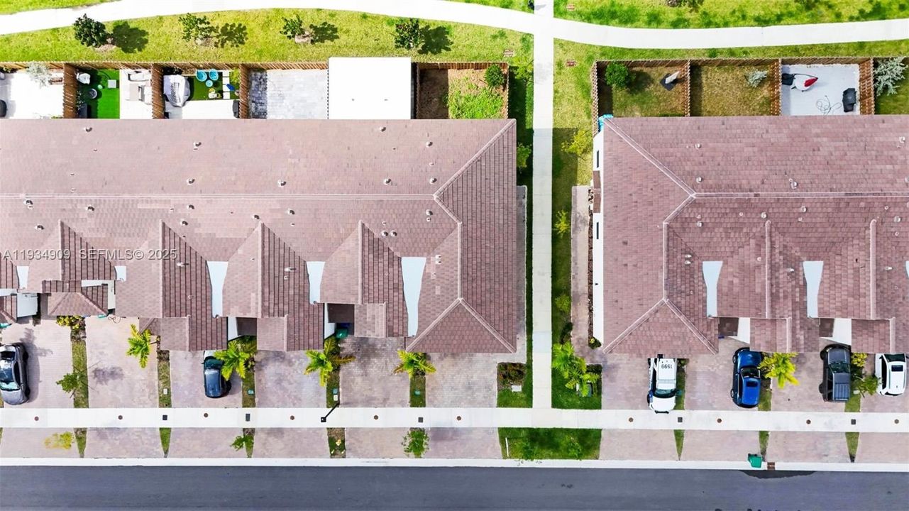 For Rent: $2,800 (3 beds, 2 baths, 1812 Square Feet)