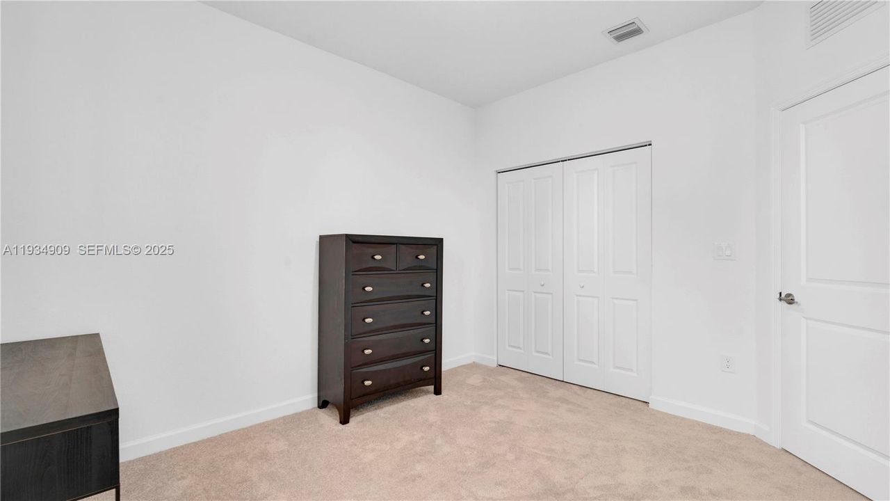 For Rent: $2,800 (3 beds, 2 baths, 1812 Square Feet)