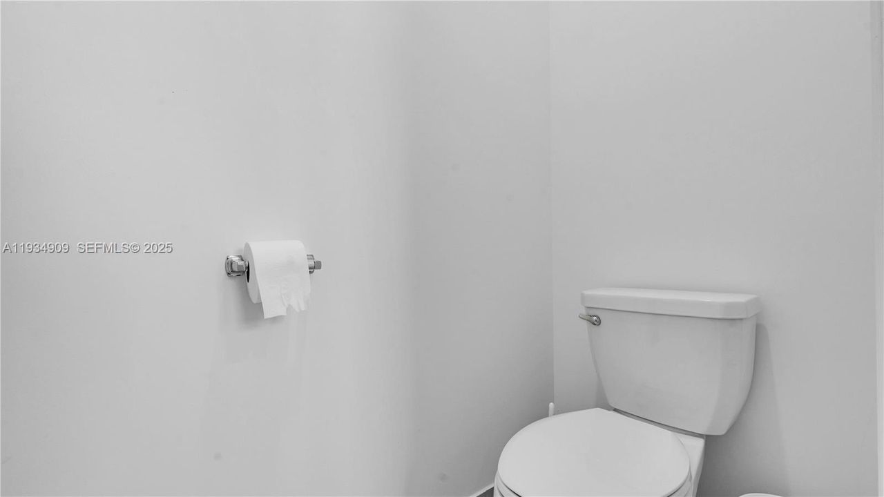 For Rent: $2,800 (3 beds, 2 baths, 1812 Square Feet)