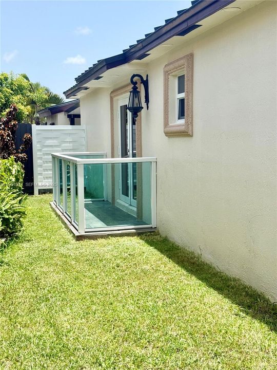 En Venta: $559,000 (4 camas, 2 baños, 1642 Pies cuadrados)