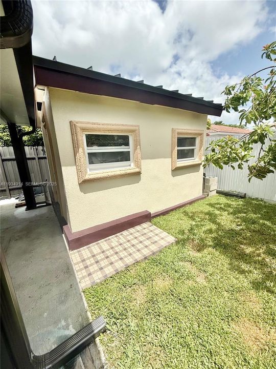 En Venta: $559,000 (4 camas, 2 baños, 1642 Pies cuadrados)