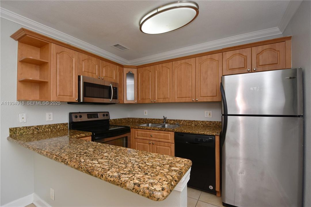 1410 NE 53 st 202 1/1 water view