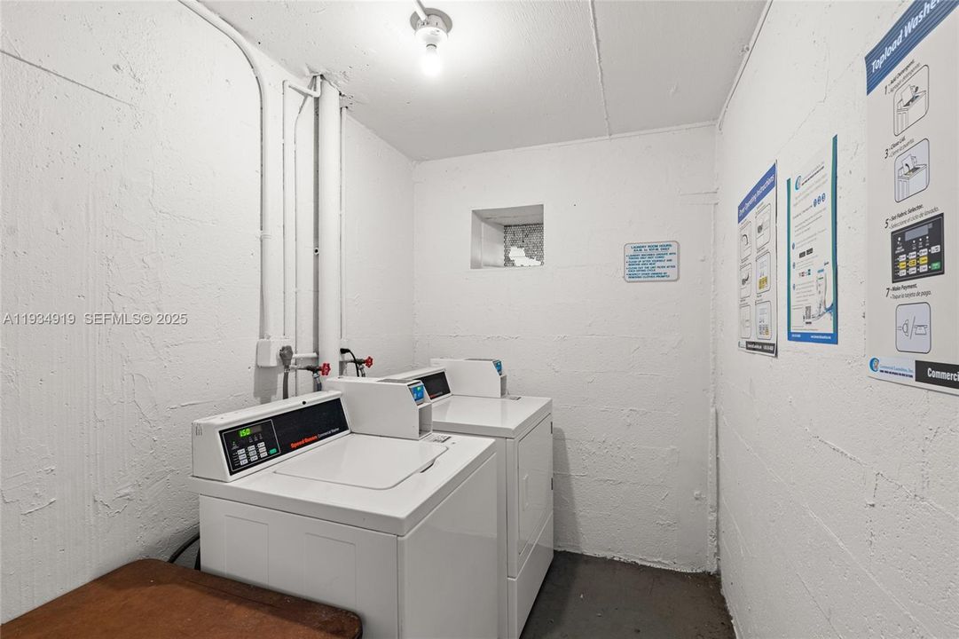 For Sale: $155,000 (1 beds, 1 baths, 830 Square Feet)