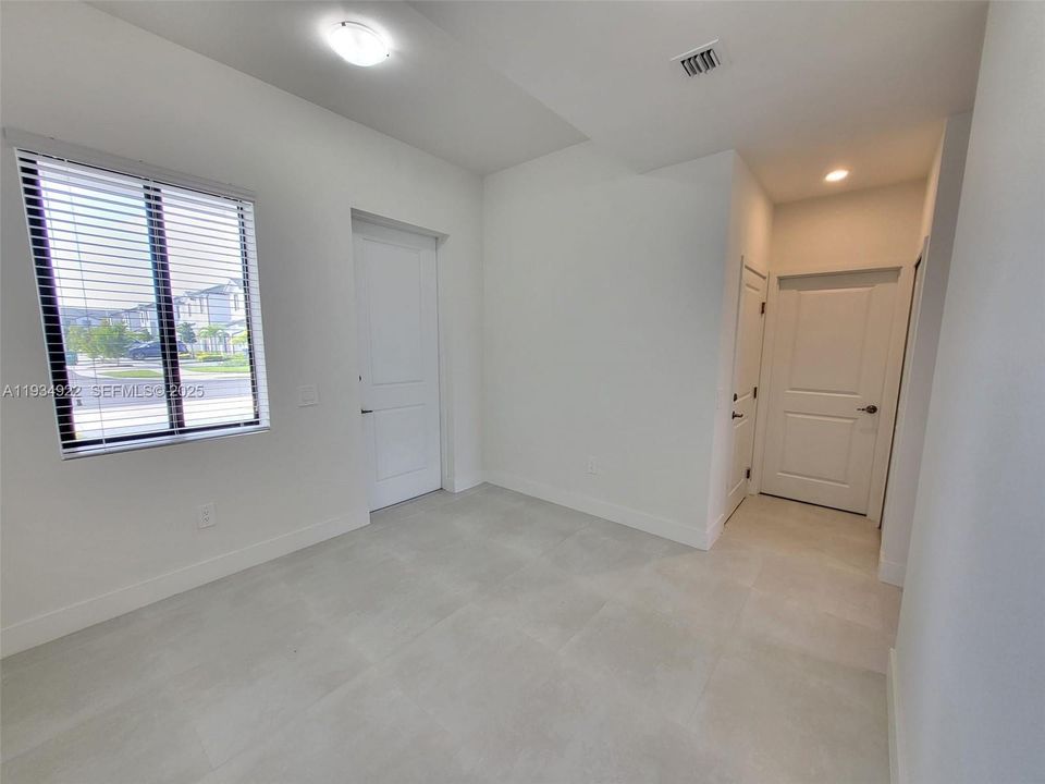 For Rent: $2,400 (3 beds, 2 baths, 0 Square Feet)