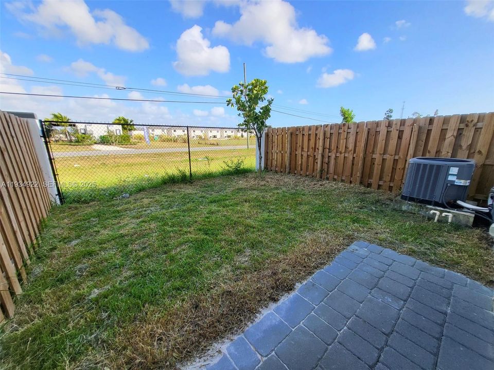 For Rent: $2,400 (3 beds, 2 baths, 0 Square Feet)