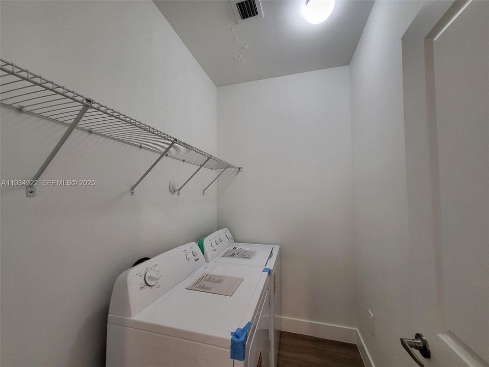 For Rent: $2,400 (3 beds, 2 baths, 0 Square Feet)