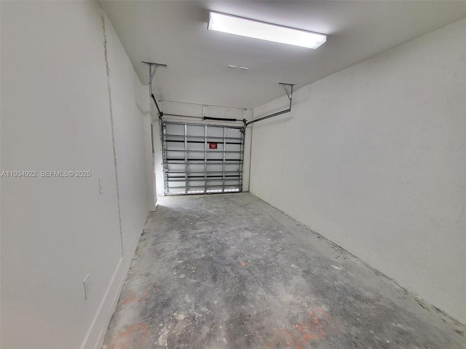 For Rent: $2,400 (3 beds, 2 baths, 0 Square Feet)