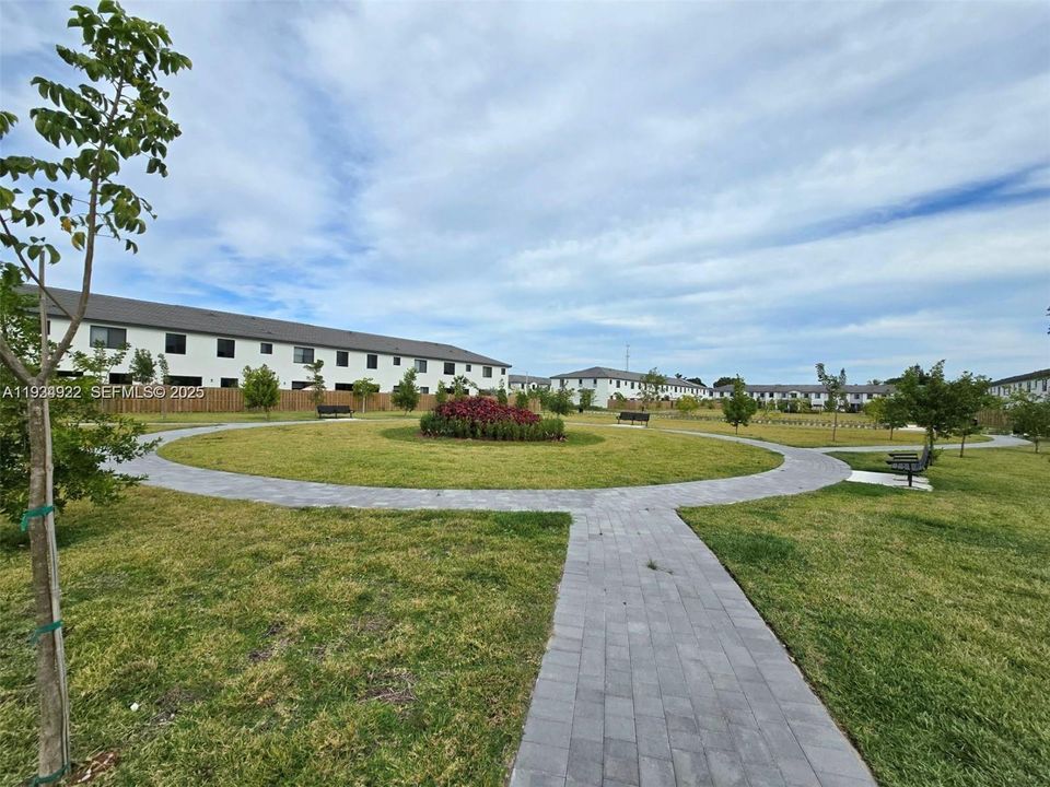 For Rent: $2,400 (3 beds, 2 baths, 0 Square Feet)