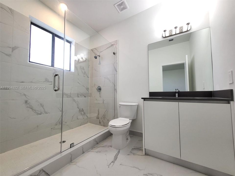 For Rent: $2,400 (3 beds, 2 baths, 0 Square Feet)