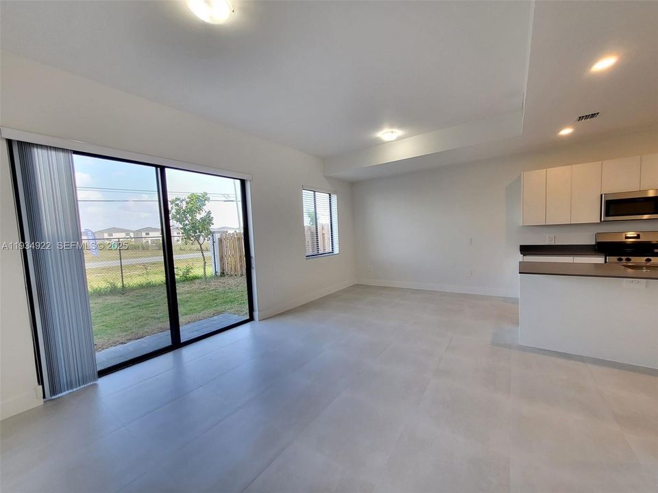 For Rent: $2,400 (3 beds, 2 baths, 0 Square Feet)