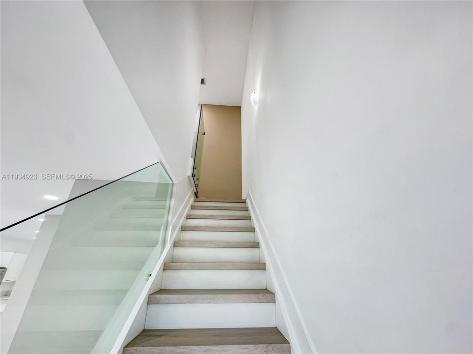 待售: $759,900 (3 贝兹, 2 浴室, 1604 平方英尺)