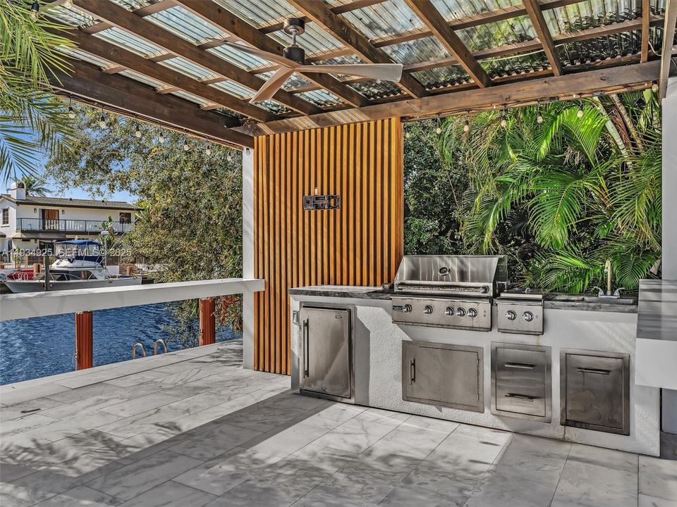 outdoor kitchen