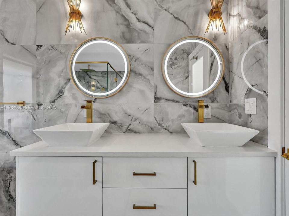 В аренду: $8,000 (2 спален, 2 ванн, 1456 Квадратных фут)