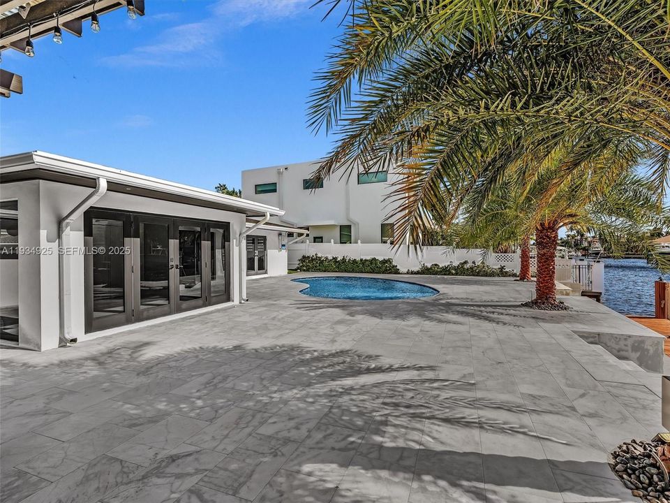 В аренду: $8,000 (2 спален, 2 ванн, 1456 Квадратных фут)