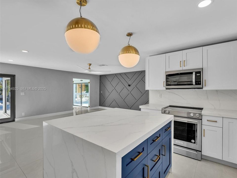 В аренду: $8,000 (2 спален, 2 ванн, 1456 Квадратных фут)