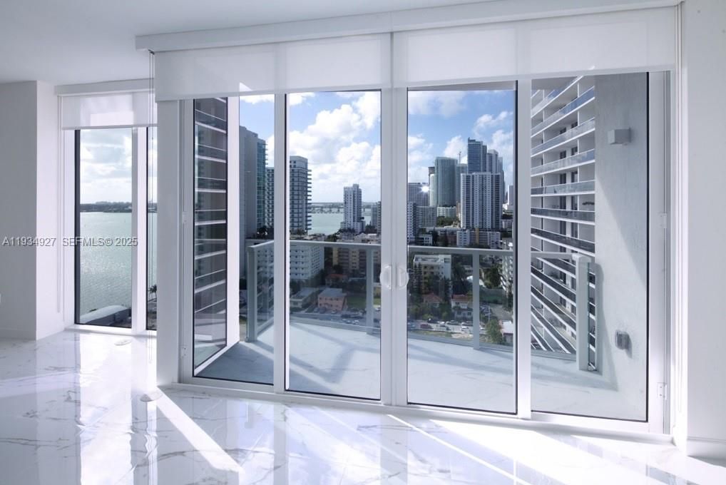 В аренду: $3,400 (1 спален, 1 ванн, 1311 Квадратных фут)