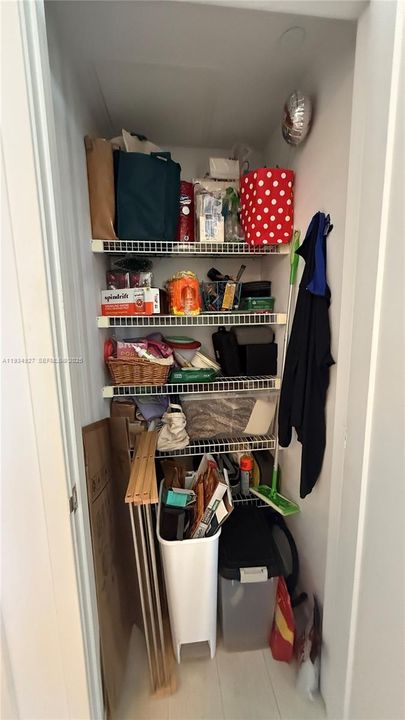 В аренду: $3,400 (1 спален, 1 ванн, 1311 Квадратных фут)