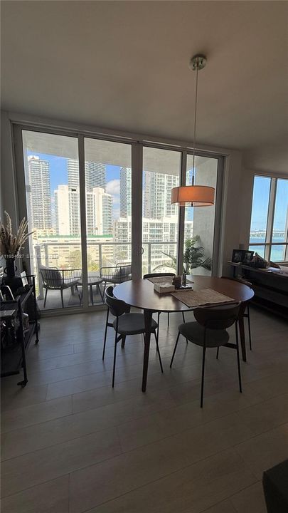 В аренду: $3,400 (1 спален, 1 ванн, 1311 Квадратных фут)