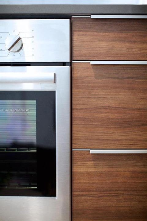 В аренду: $3,400 (1 спален, 1 ванн, 1311 Квадратных фут)