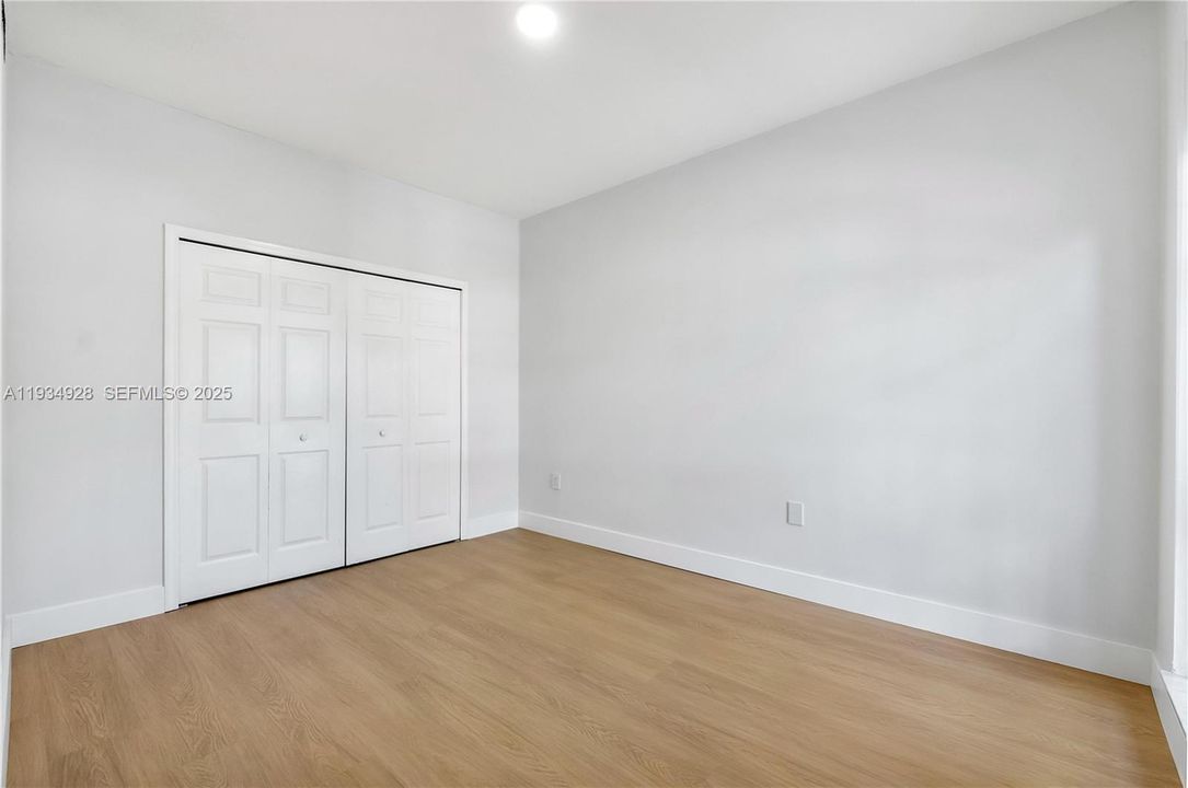 В аренду: $3,500 (3 спален, 2 ванн, 2015 Квадратных фут)