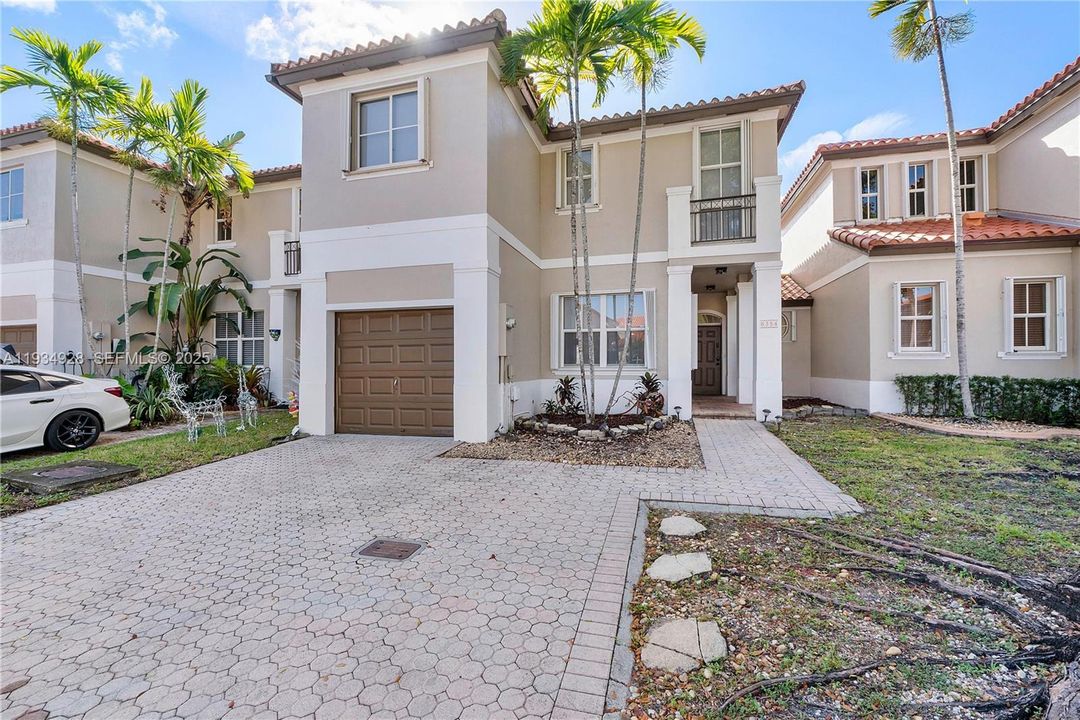 В аренду: $3,500 (3 спален, 2 ванн, 2015 Квадратных фут)