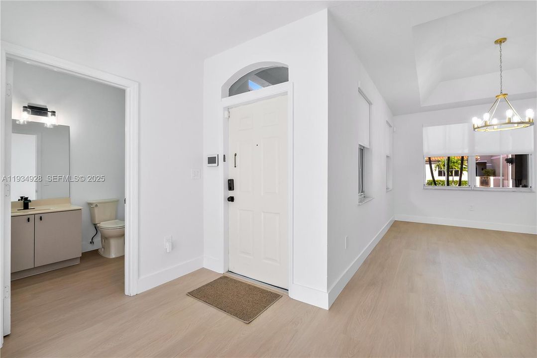 В аренду: $3,500 (3 спален, 2 ванн, 2015 Квадратных фут)