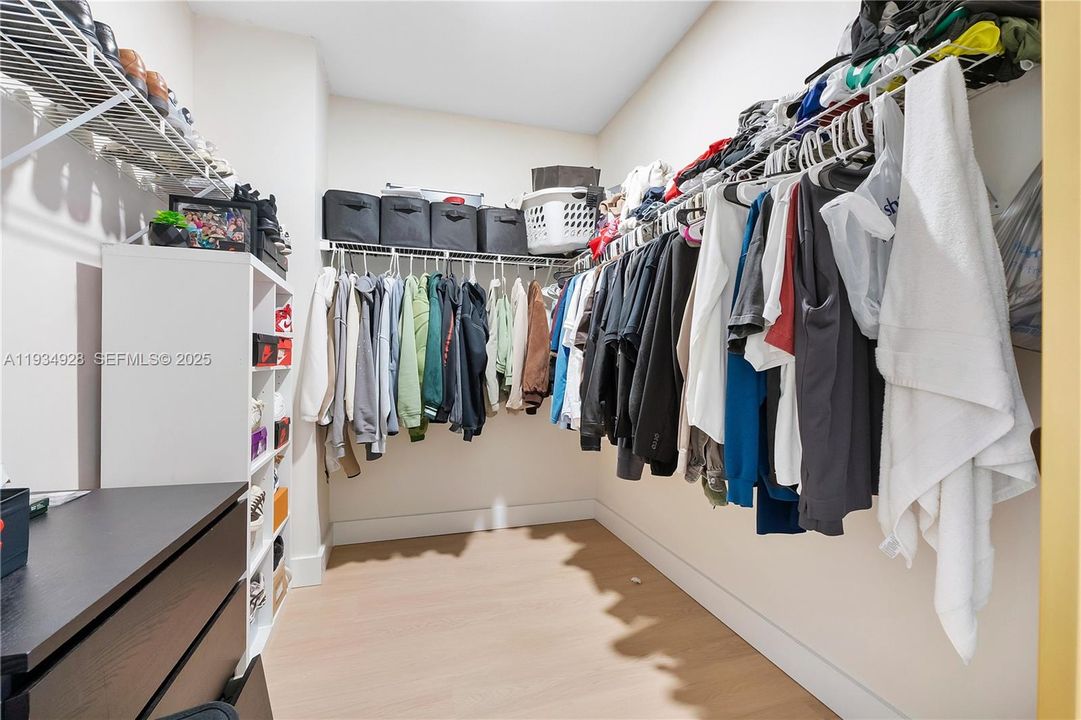 В аренду: $3,500 (3 спален, 2 ванн, 2015 Квадратных фут)