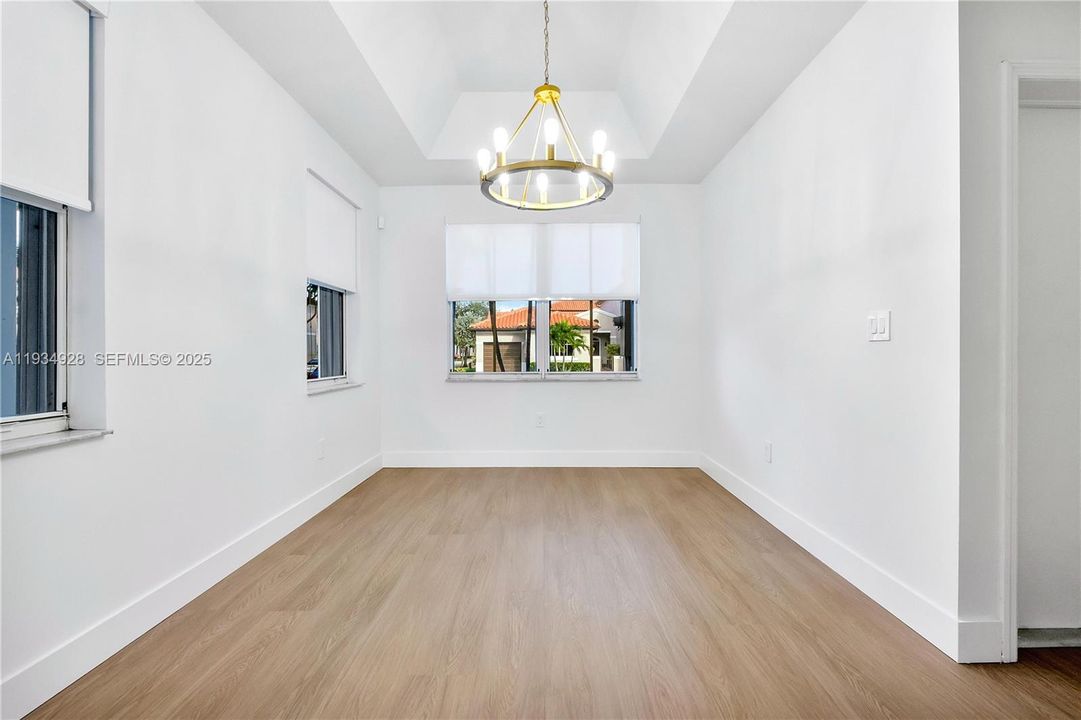 В аренду: $3,500 (3 спален, 2 ванн, 2015 Квадратных фут)