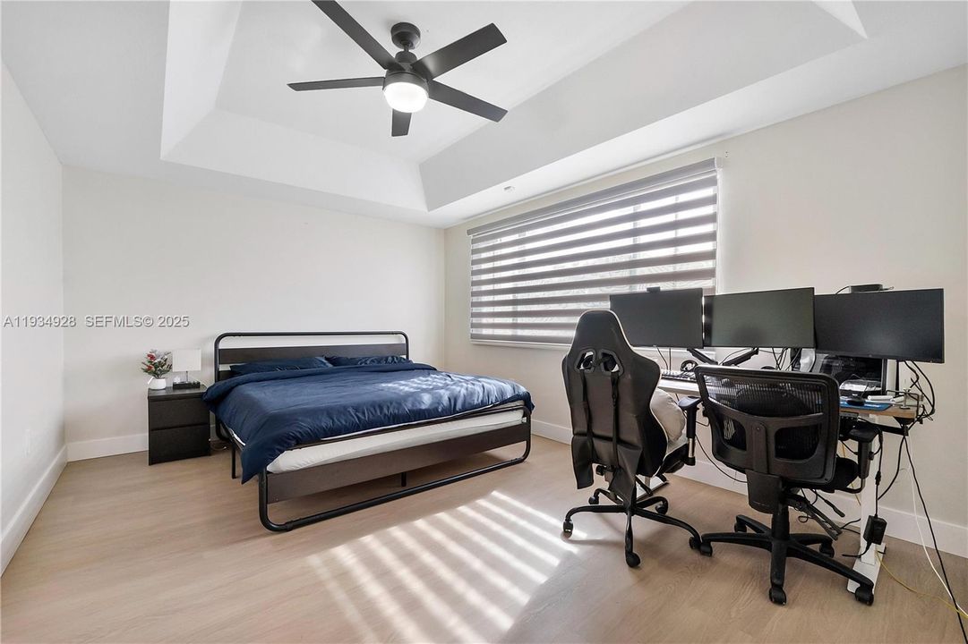 В аренду: $3,500 (3 спален, 2 ванн, 2015 Квадратных фут)