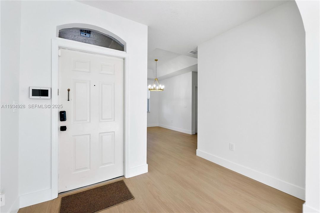 В аренду: $3,500 (3 спален, 2 ванн, 2015 Квадратных фут)