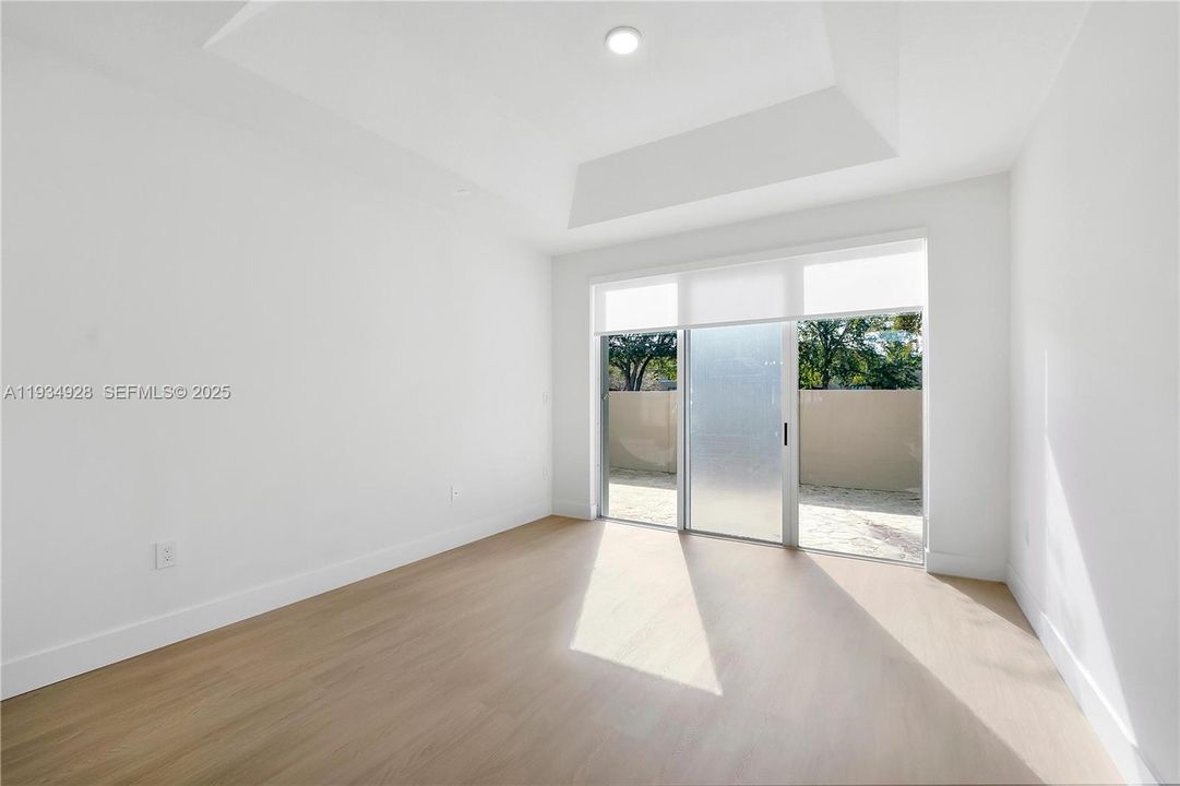 В аренду: $3,500 (3 спален, 2 ванн, 2015 Квадратных фут)