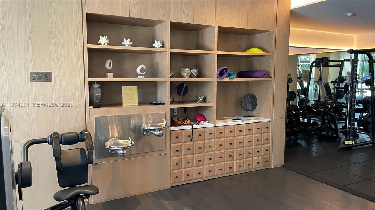 待售: $585,000 (0 贝兹, 1 浴室, 627 平方英尺)